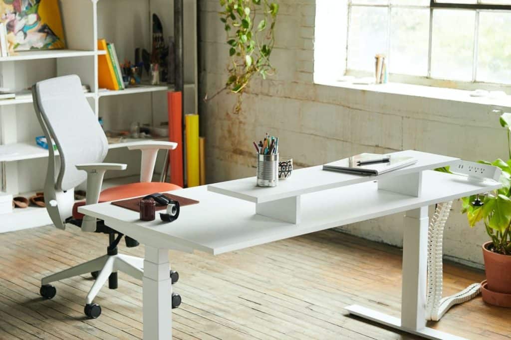 Vælg en ergonomisk kontorstol der er god for ryggen